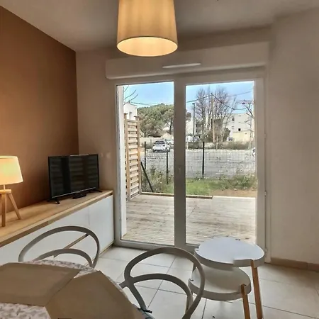 Pour 6 Personnes Vila